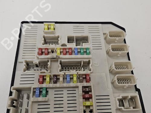 Used Fuse box Fuse box RENAULT MEGANE III Hatchback (BZ0/1_, B3_) 1.6 16V (BZ1B, BZ1H) (110 hp) 39583204 39583204