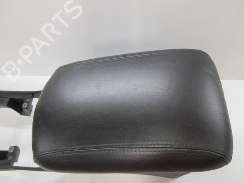 Used Armrest / Center console PEUGEOT 607 (9D, 9U) 2.7 HDi 24V (204 hp) 22107527
