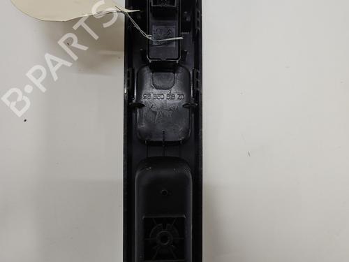 Used Right front window switch Right front window switch PEUGEOT 5008 (0U_, 0E_) 1.6 HDi (112 hp) 33165068 33165068