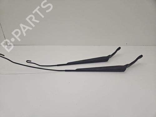 Bras d'essuie-glace avant FORD FIESTA V (JH_, JD_) 1.3 (69 hp) 31698481