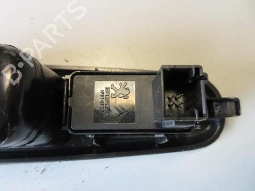 Used Left rear window switch Left rear window switch PEUGEOT 3008 I MPV (0U_) 1.6 HDi (112 hp) 22106219 22106219