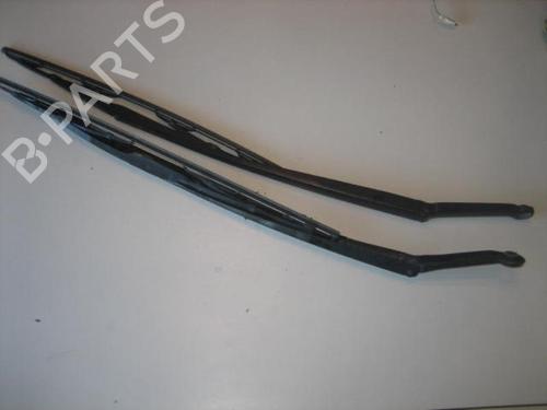 Used Front windshield wiper arm BMW 3 (E46) 320 d (150 hp) 20903929