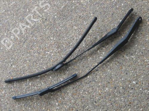 Used Front windshield wiper arm FORD FIESTA VI (CB1, CCN) 1.4 TDCi (68 hp) 20909472