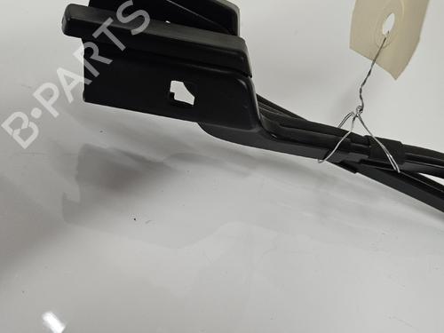 Used Front windshield wiper arm Front windshield wiper arm PEUGEOT PARTNER Box Body/MPV (K9) 1.5 BlueHDi 100 (102 hp) 39712863 39712863