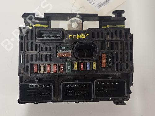 Used Fuse box Fuse box 37283449 37283449