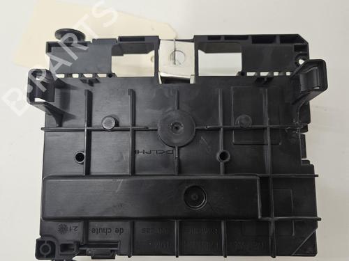 Used Fuse box Fuse box 37671990 37671990