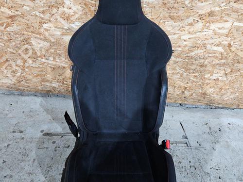 Sedile anteriore destro RENAULT MEGANE IV Hatchback (B9A/M/N_) 1.5 Blue dCi 115 (B9A6) (116 hp) 31301356