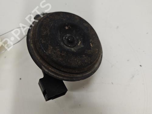 Used Horn Horn TOYOTA YARIS (_P13_) 1.0 (KSP130_, KSP130) (69 hp) 30604389 30604389