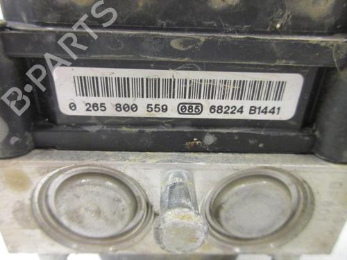 Used ABS pump RENAULT CLIO III (BR0/1, CR0/1) 1.5 dCi (C/BR0G, C/BR1G) (68 hp) 20894720