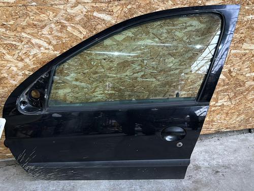 Used Left front door PEUGEOT 206 Hatchback (2A/C) 1.4 i (75 hp) 20899944