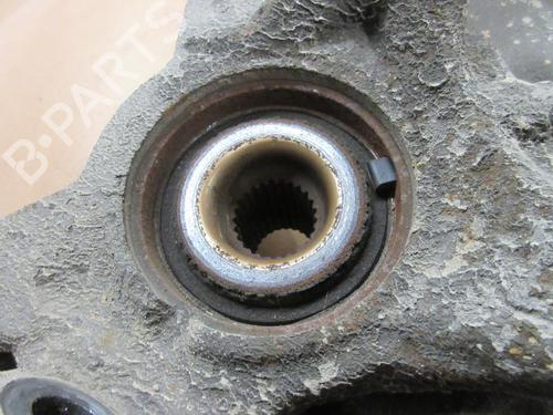 Used Right front steering knuckle Right front steering knuckle MITSUBISHI COLT VI (Z3_A, Z2_A) 1.5 DI-D (Z39A) (95 hp) 22108277 22108277