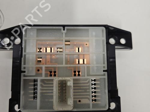 Used Switch Switch TOYOTA C-HR (_X1_) 1.8 Hybrid (ZYX10_, ZYX11_, ZYX10R, ZYX11R) (122 hp) 24865649 24865649