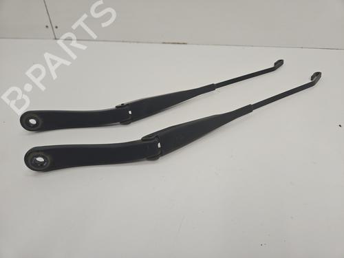Used Front windshield wiper arm DACIA DUSTER (HS_) 1.5 dCi (86 hp) 24200615