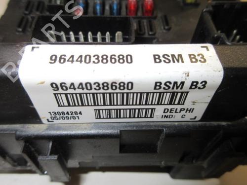Used Fuse box Fuse box CITROËN XSARA (N1) 1.4 i (75 hp) 21825132 21825132