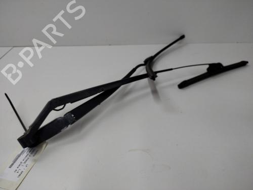 Used Front windshield wiper arm TOYOTA YARIS (_P9_) 1.4 D-4D (NLP90_, NLP90R) (90 hp) 20907909