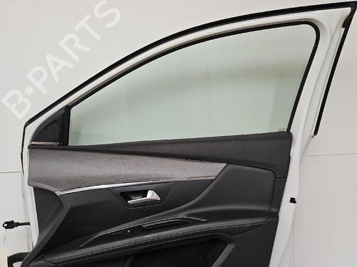 Used Right front door Right front door 38102328 38102328