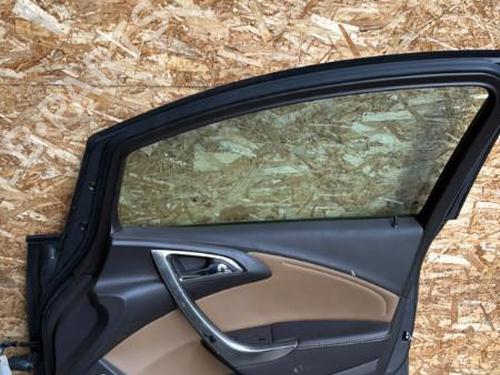 Used Right front door Right front door 21560549 21560549