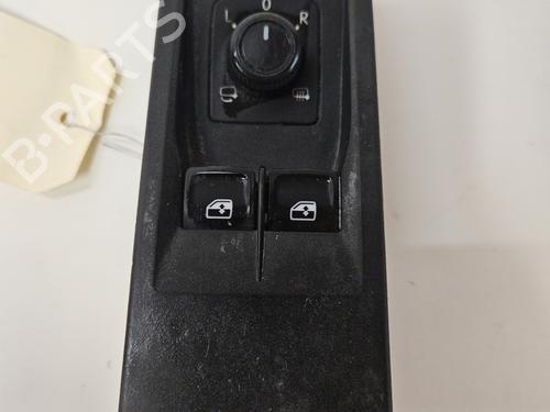 Venstre fortil elrude kontakt VW CRAFTER Van (SY_, SX_) 2.0 TDI FWD (SYB, SYC, SYD) (177 hp) 30823491