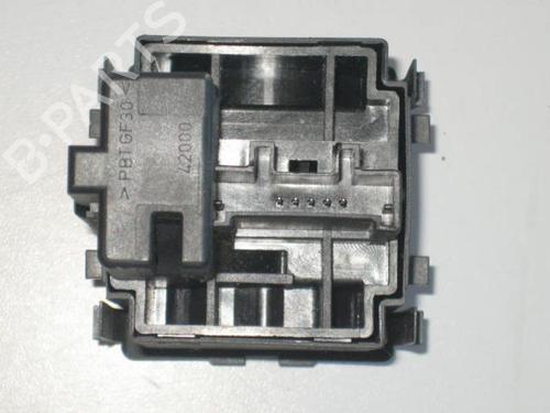 Used Switch Switch RENAULT CLIO III (BR0/1, CR0/1) 1.5 dCi (BR0H, CR0H, CR1S, BR1S) (106 hp) 21825108 21825108