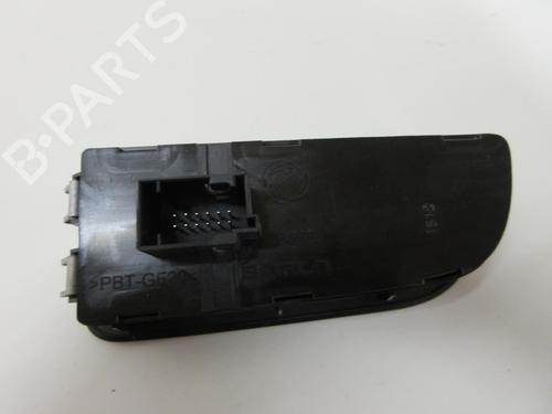 Used Headlight switch FIAT QUBO (225_) 1.3 D Multijet (225CXB1A, 225AXB1A, 225CXB11, 225AXB11,... (75 hp) 22108996