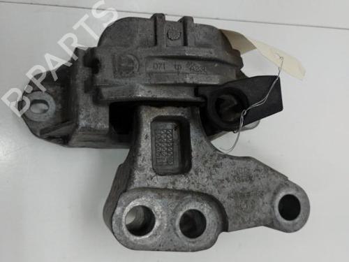Used Engine mount FIAT 500X (334_) 1.6 D Multijet (334AXA1B, 334AXA11) (120 hp) 20894192