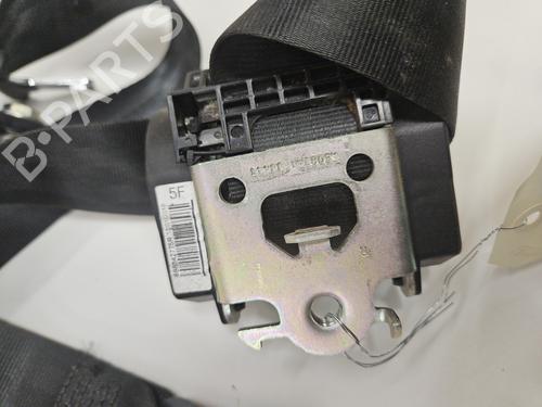 front-right-seatbelt-dacia-lodgy-js_-2012-27508557 main image