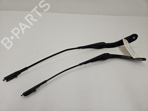Used Front windshield wiper arm BMW 3 Touring (F31) 320 d xDrive (184 hp) 29599162