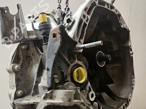 Gearkasse Gearkasse RENAULT CLIO III (BR0/1, CR0/1) [2005-2014] 37528440 37528440