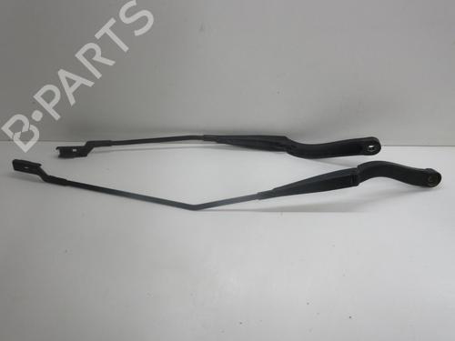 Used Front windshield wiper arm OPEL VIVARO B Van (X82) 1.6 CDTI (05) (146 hp) 20908150