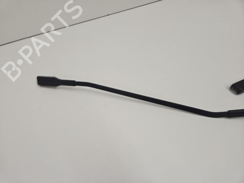 front-windshield-wiper-arm-dacia-sandero-iii-2021-32870765 main image