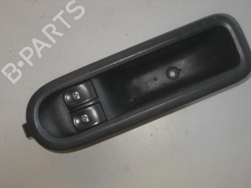 Used Left front window switch RENAULT CLIO III (BR0/1, CR0/1) 1.5 dCi (C/BR0G, C/BR1G) (68 hp) 20899097