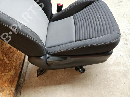 Right front seat TOYOTA YARIS (_P13_) 1.5 Hybrid (NHP130_, NHP130) | BP26496311C16 