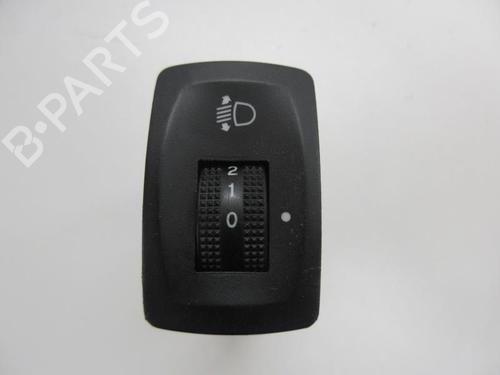 Used Headlight switch HYUNDAI H-1 / STAREX Bus (A1) 2.5 TCi (99 hp) 21271949