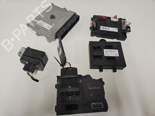 Used Electronic module Electronic module RENAULT CLIO IV (BH_) 0.9 TCe 90 (BHNF, BHMA, BHMH, BHJK, BHJR) (90 hp) 33006289 33006289