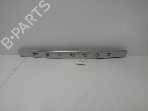 Used Rear center light PEUGEOT 308 SW I (4E_, 4H_) 1.6 HDi (90 hp) 22109144