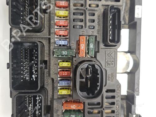 Scatola Fusibili PEUGEOT 407 SW (6E_, 6D_) 2.0 HDi 135 (136 hp) 31698396