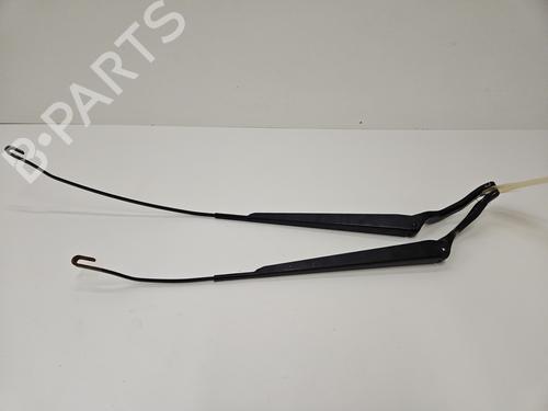 Used Front windshield wiper arm FORD FIESTA V (JH_, JD_) 1.4 TDCi (68 hp) 29467159