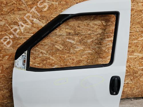 Used Left front door OPEL COMBO Box Body/MPV (X12) 1.3 CDTI (B05) (95 hp) 31020049