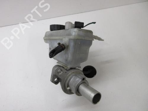 Used Brake master cylinder Brake master cylinder RENAULT LAGUNA III (BT0/1) 2.0 dCi (BT01, BT08, BT09, BT0E, BT0K, BT12, BT1C, BT1D,... (150 hp) 20889178 20889178