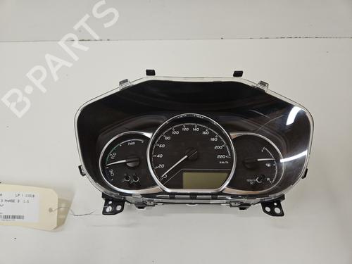 Used Instrument cluster TOYOTA YARIS (_P13_) 1.5 Hybrid (NHP130_, NHP130) (101 hp) 26402161