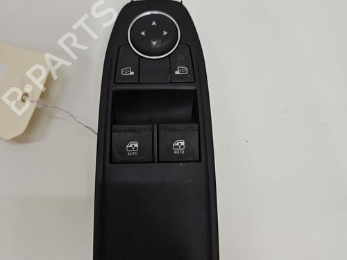 Used Left front window switch RENAULT CLIO V (B7_) 1.0 SCe 65 (B7MG) (67 hp) 28079866