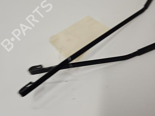 Used Front windshield wiper arm Front windshield wiper arm SUZUKI SPLASH (EX) 1.2 VVT (A5B412) (94 hp) 33565881 33565881