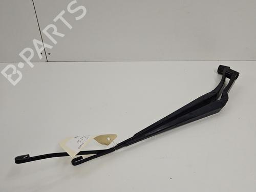 Used Front windshield wiper arm RENAULT KADJAR (HA_, HL_) 1.5 BLUE dCi 115 (HLA6) (116 hp) 23792762