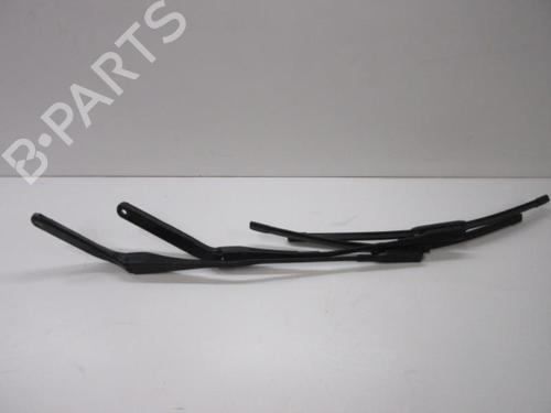 Used Front windshield wiper arm BMW 1 (E81) 118 d (143 hp) 20889863