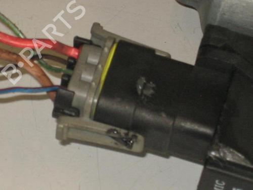 Used Front right window mechanism Front right window mechanism OPEL CORSA C (X01) 1.7 DI (F08, F68) (65 hp) 20909798 20909798