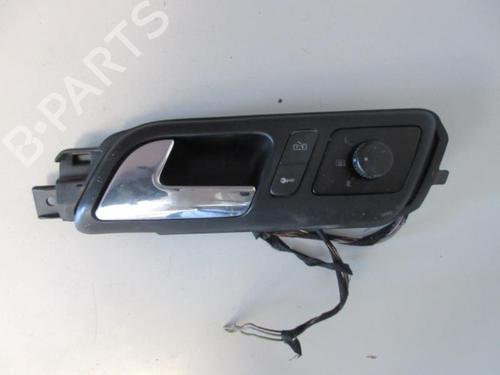 Used Front left interior door handle VW POLO (9N_, 9A_) 1.9 SDI (64 hp) 20890159