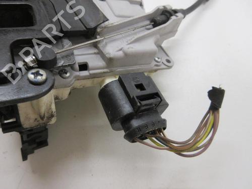 Vergrendeling links voor SEAT LEON (1P1) 1.9 TDI (105 hp) 20891206