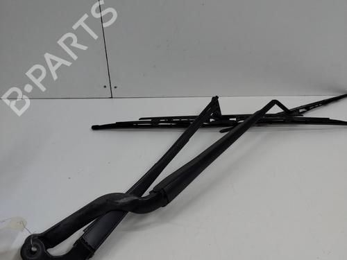 Used Front windshield wiper arm MASERATI QUATTROPORTE V 4.2 (400 hp) 22745101