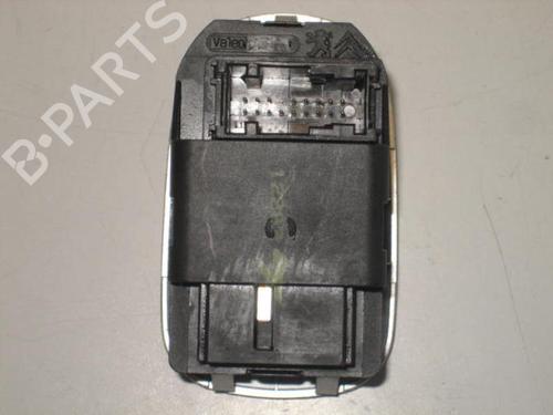 Used Left front window switch Left front window switch PEUGEOT 206+ (2L_, 2M_) 1.4 HDi eco 70 (68 hp) 22105644 22105644