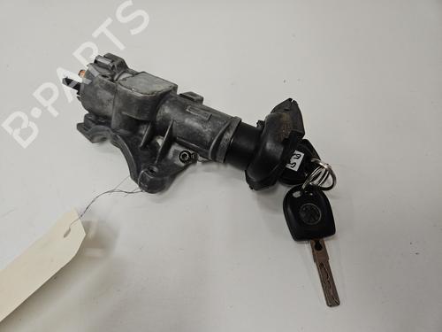 Used Ignition barrel VW GOLF IV (1J1) 1.6 (100 hp) 32664545